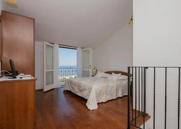 Puharici Nyaraló Makarska